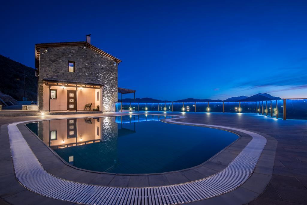 The View Village - Villas Suites & Spa Karpenísion Exterior foto